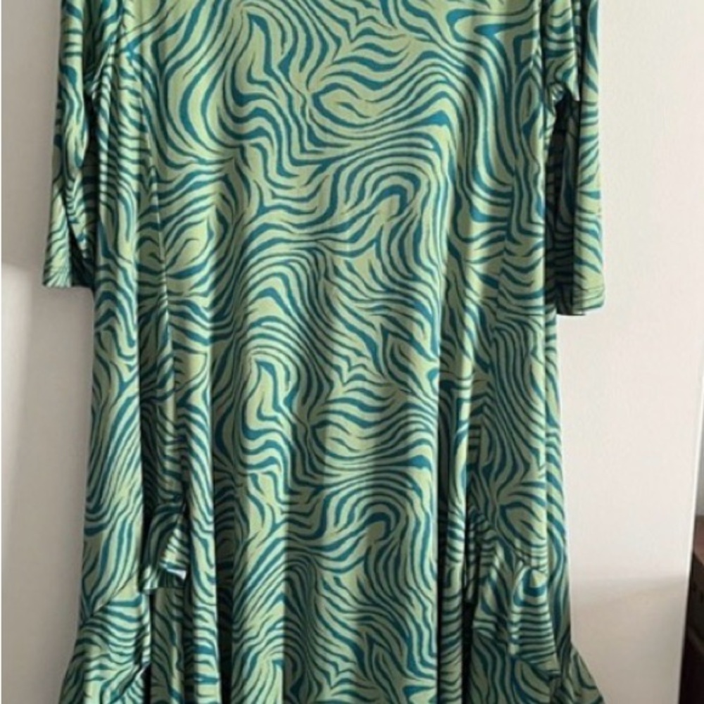 Zadie B’S Green Abstract Swirl Maxi Dress with 3/4 Sleeves - Picture 3 of 5